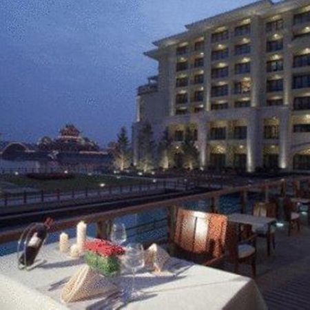 New Century Grand Hotel Кайфын Экстерьер фото