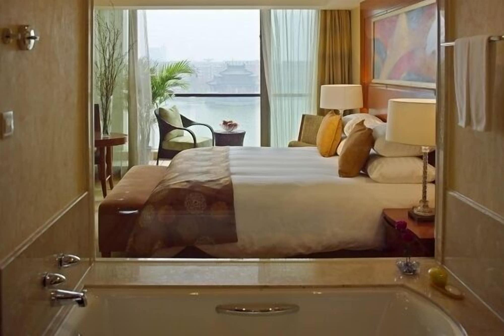 New Century Grand Hotel Кайфын Экстерьер фото