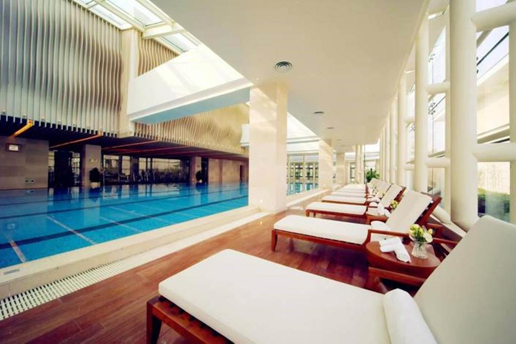 New Century Grand Hotel Кайфын Экстерьер фото