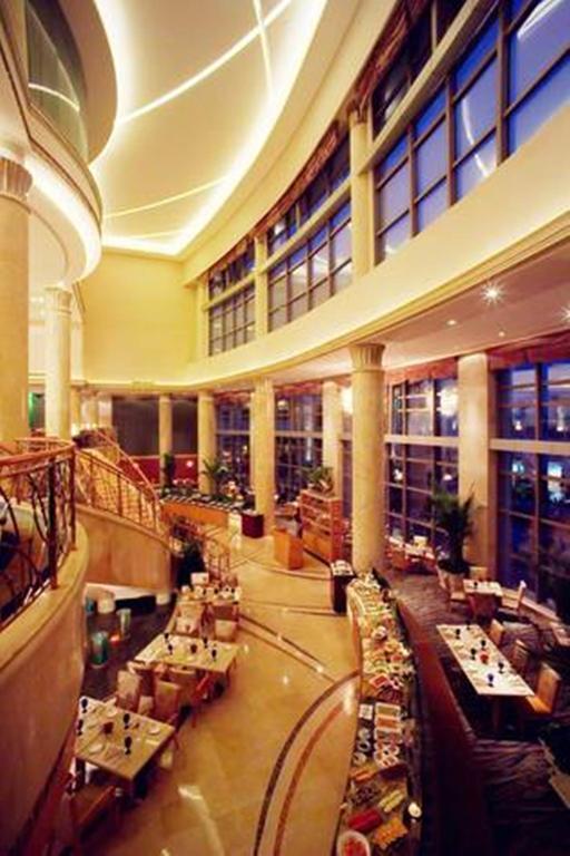 New Century Grand Hotel Кайфын Экстерьер фото