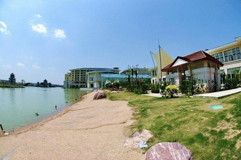 New Century Grand Hotel Кайфын Экстерьер фото