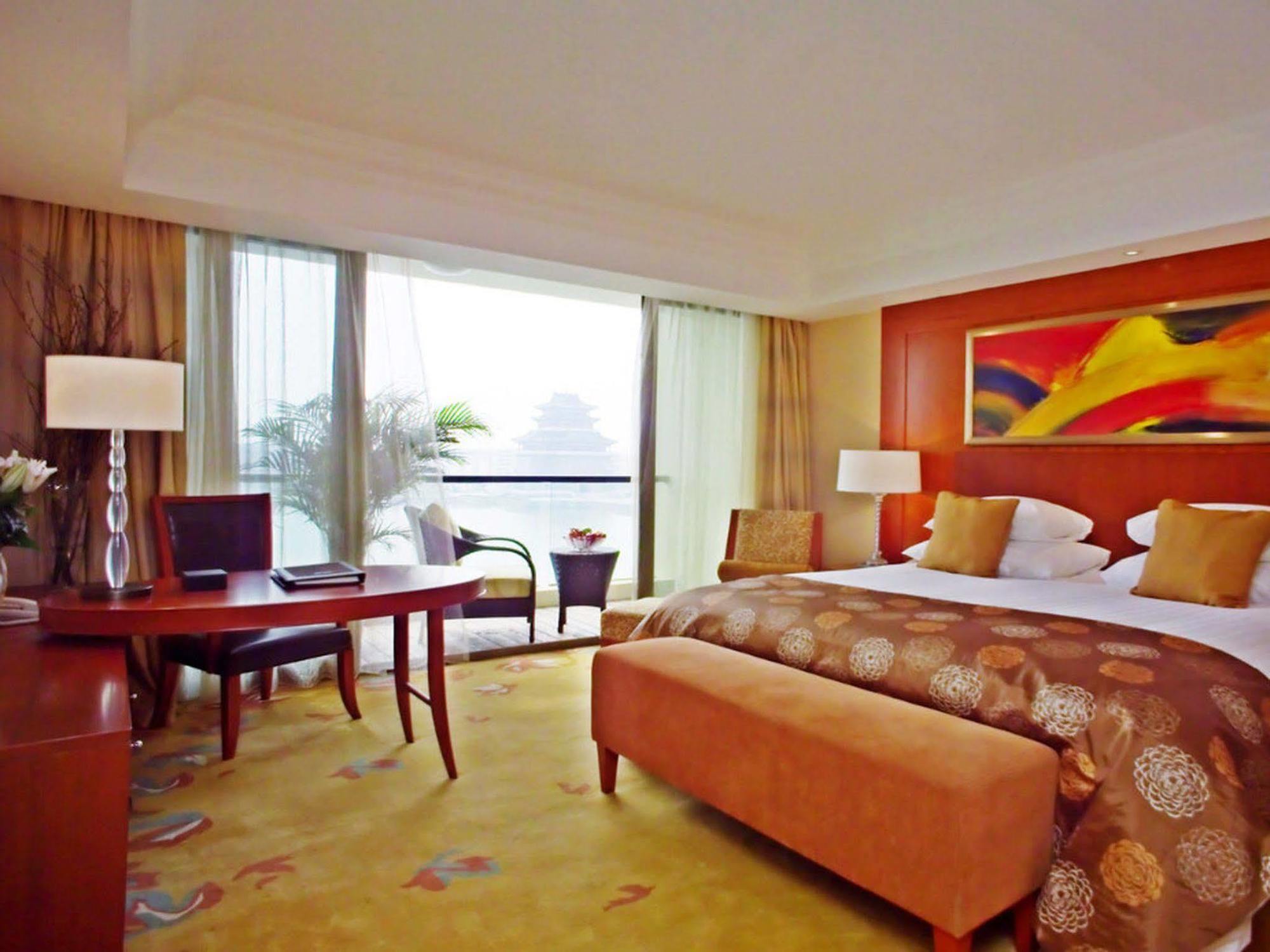New Century Grand Hotel Кайфын Экстерьер фото