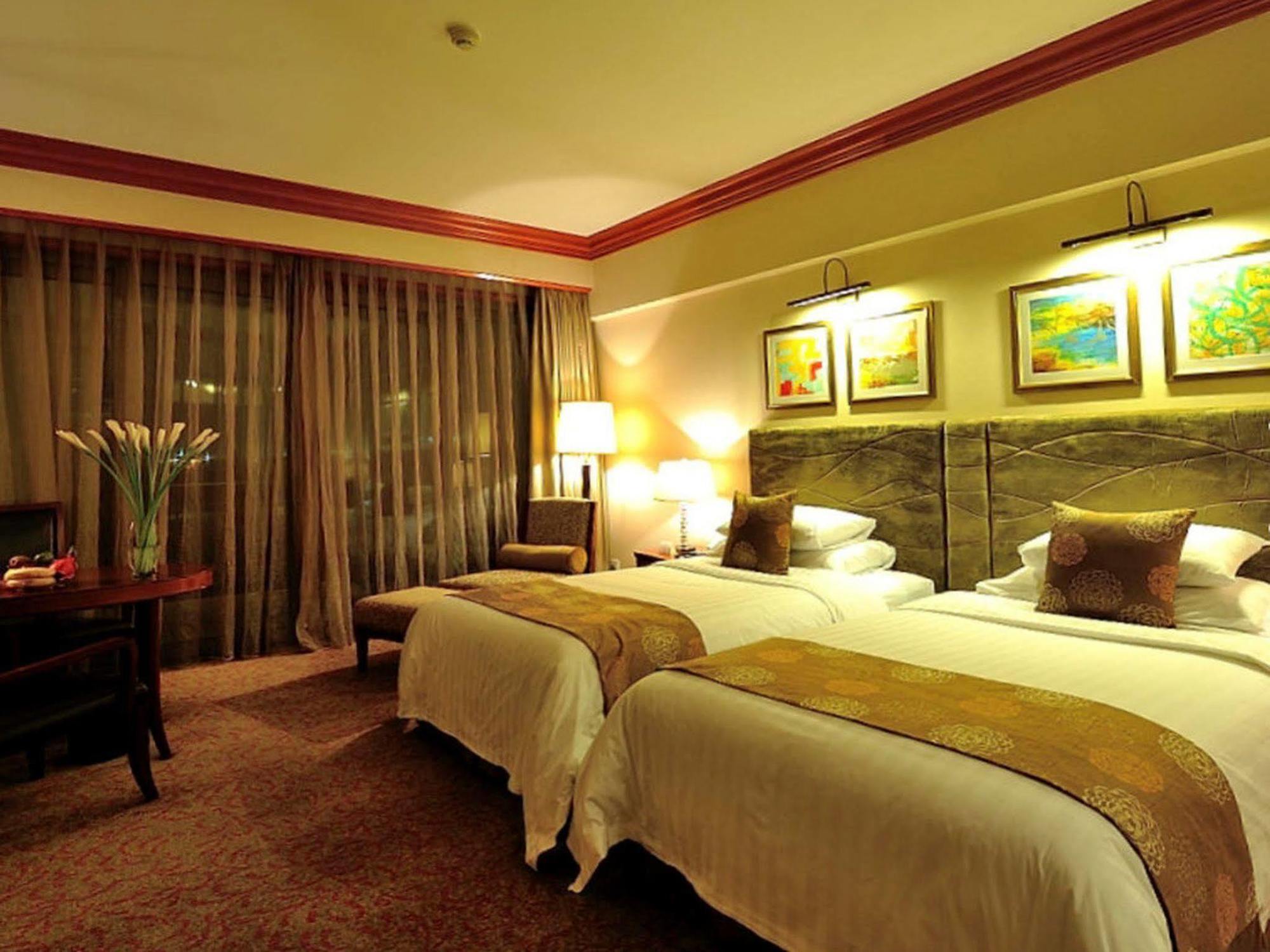 New Century Grand Hotel Кайфын Экстерьер фото